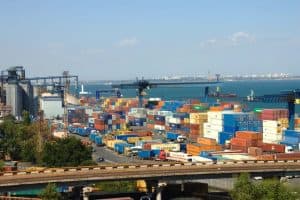 Shipping container port in China, Vast Logistics international freight, ocean freight shipping, container logistics services China, China Vast Logistics supply chain solutions.